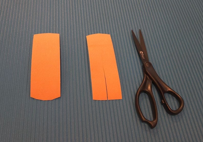 ▲ 좌) 테이핑을 5~6cm 커팅한 상태 우) 테이핑 Y자 샘플