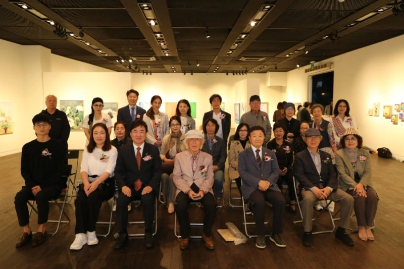 2023년 인사아트센터에서 열린 정기전 개막식 단체사진