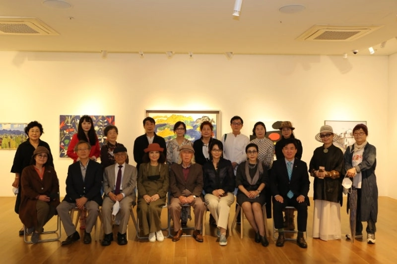 2021년 아라아트센터에서 열린 정기전 개막식 단체사진