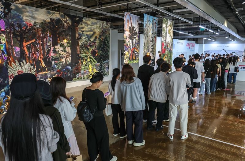 반환점 돈 2025 청주공예비엔날레