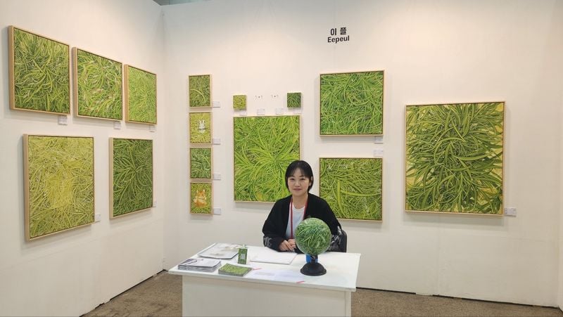 이플  작가와 작품 (사진: 김재옥 화가)