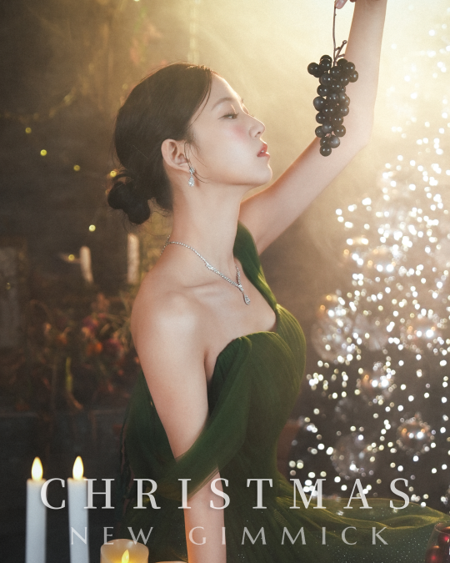 중세 콘셉트 전문 스튜디오 뉴기믹이 크리스마스 시즌을 맞아 ‘중세 라이프스타일 한 조각’을 테마로 한 화보 촬영·콘셉트 프로필 패키지를 선보인다