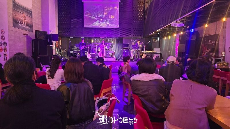 암바사밴드, 직장인 록의 열정으로 미사리 블루홀 달궜다