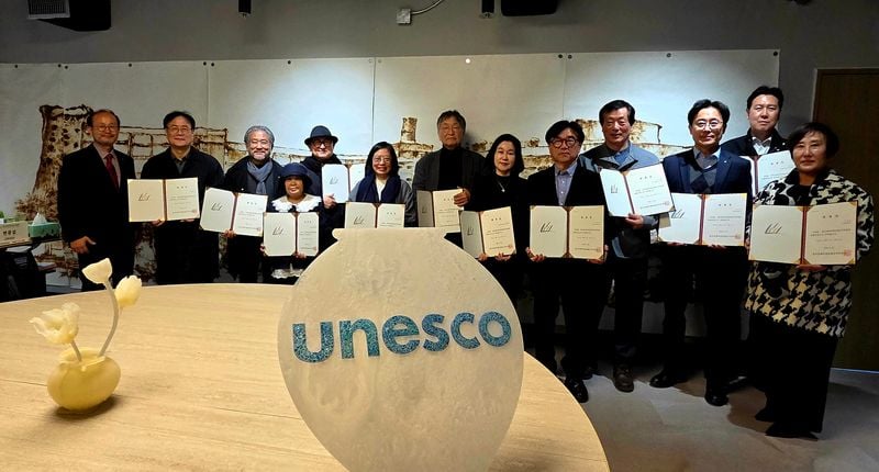 2027 청주공예비엔날레 집행위원회 기념사진