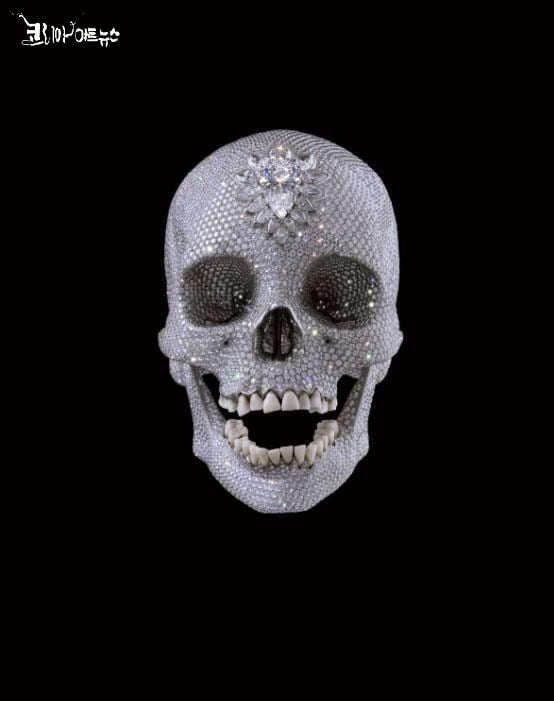 데이미언 허스트, 한국 첫 개인전…죽음과 생명의 미학을 서울에서 펼치다