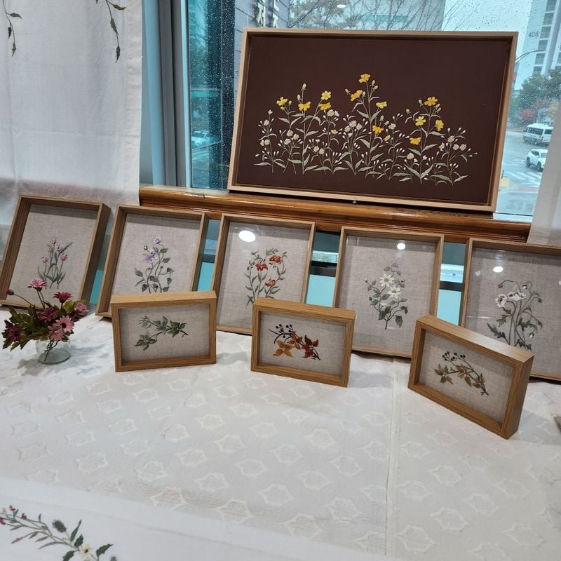 야생화자수 작품 전시-1