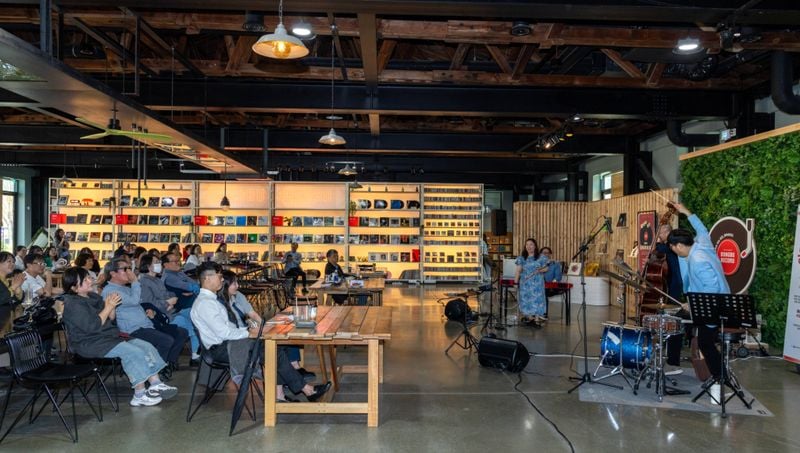 동부레코드-열림식현장