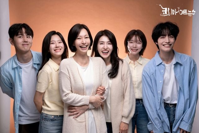 왼쪽부터 원성준, 김민아, 정애연, 김경란, 한지우, 도은우(제공=에이엔컴퍼니)