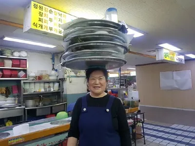 [이승하의 하루에 시 한 편을 302] 권혁모의 "쟁반탑"