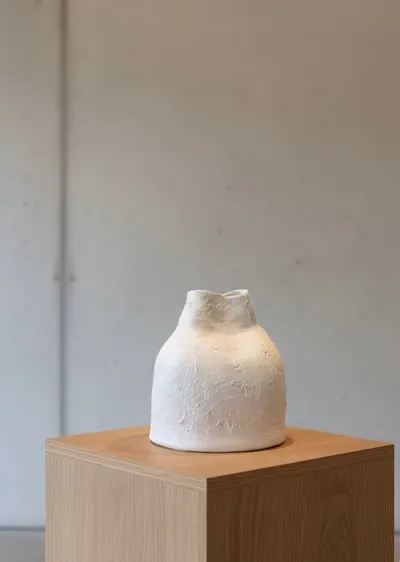 도예가 최연수, 제8회 히즈아트페어 참가… 흙의 물성과 ‘손의 흔적’으로 감정 기록