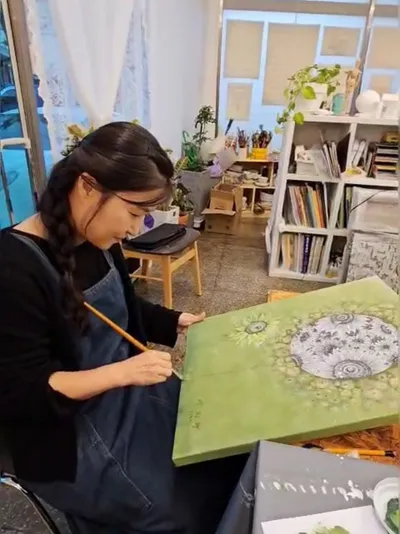 연지형 작가, 치유와 위로의 정서를 담은 ‘속삭임’ 시리즈로 관람객과 만난다