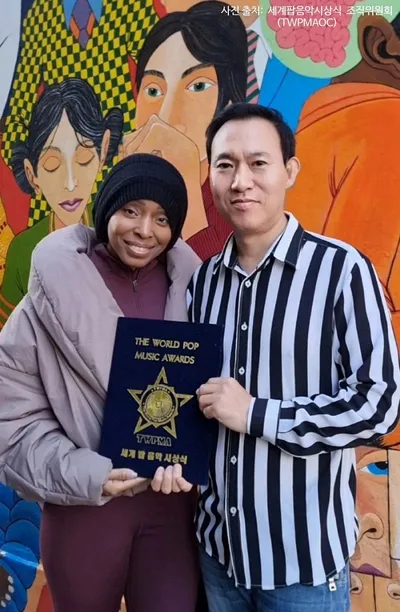 Dr. Lee Lee Presents Special Award to Legendary British Girl Group Mis-Teeq in London