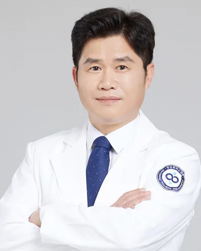 [기획특집 1편] '척추내시경 노벨상' 수상자 김현성 병원장, 2026년 'K-Spine' 세계 표준화 이끈다