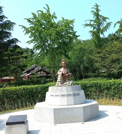[홍영수의 세상보기] 삼구홍타(三九紅墮)의 붉은 연꽃, 시인 허난설헌許蘭雪軒