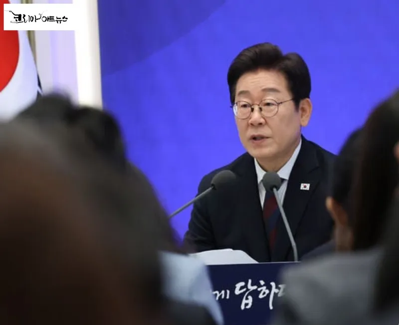 [서울=뉴시스] 고범준 기자 = 이재명 대통령이 3일 청와대 영빈관에서 열린 '대통령의 30일, 언론이 묻고 국민에게 답하다' 기자회견에서 발언하고 있다. (대통령실통신사진기자단) 2025.07.03. bjko@newsis.com